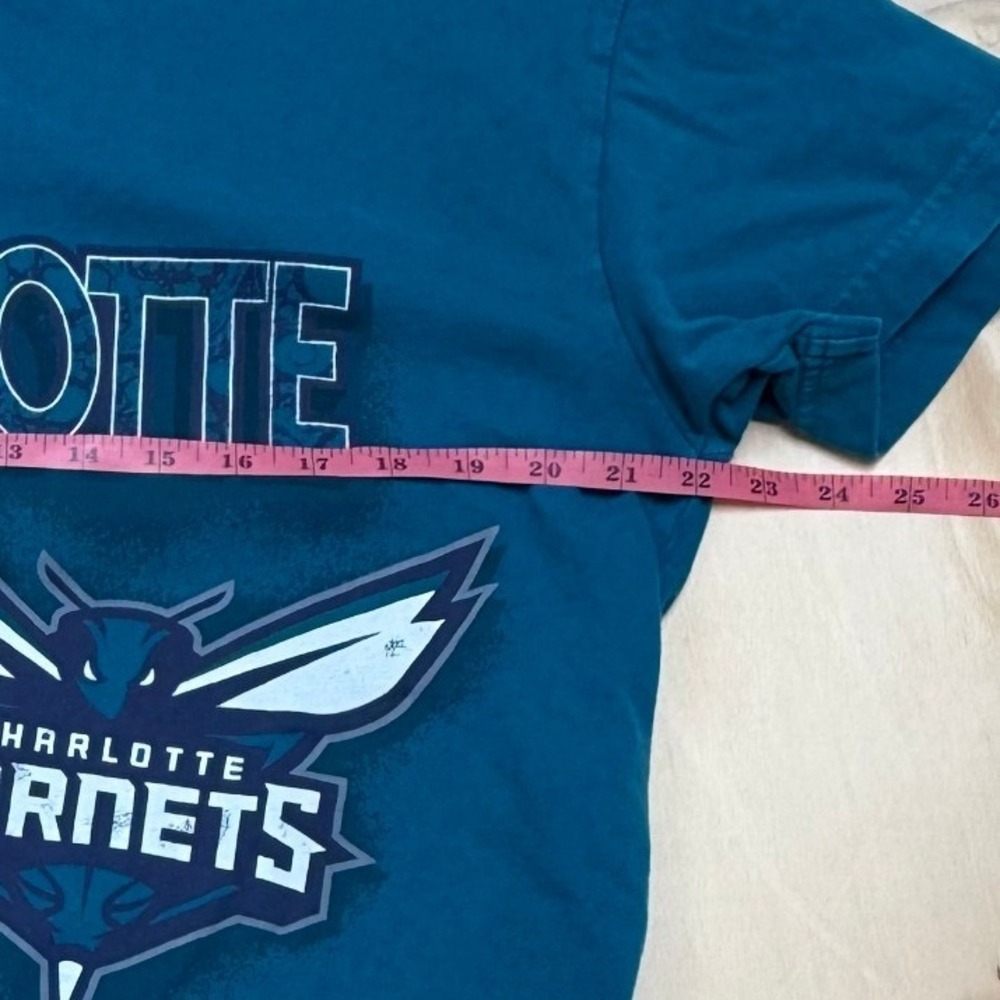 Abercrombie & Fitch NBA Charlotte Hornets Graphic T-Shirt Teal Relaxed - Picture 3 of 6